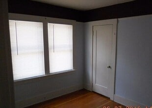 Building Photo - 414 Holcomb Ave