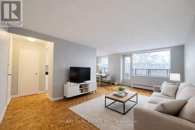 Photo du bâtiment - 815 Kennedy Rd