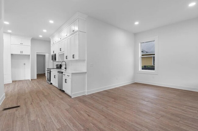 Foto del edificio - 1503 N Chamberlain Ave