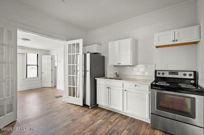Building Photo - 1516 McDuff Ave S