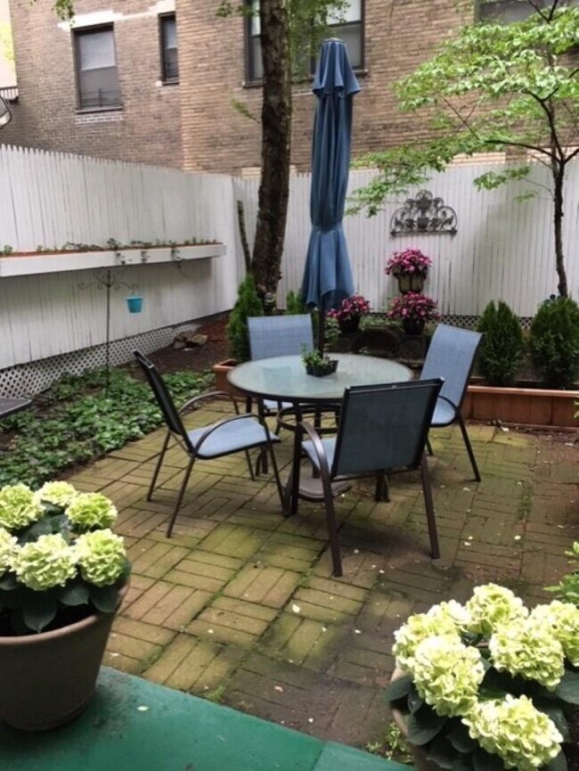 Building Photo - 264 West 73rd Street