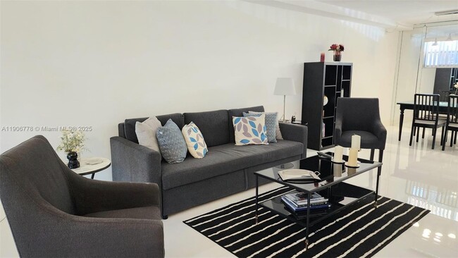 Foto del edificio - 8930 S Hollybrook Blvd