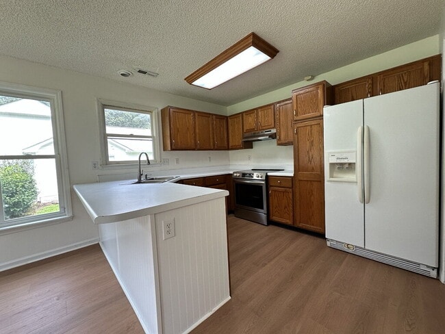 Building Photo - 237 Baytree Dr