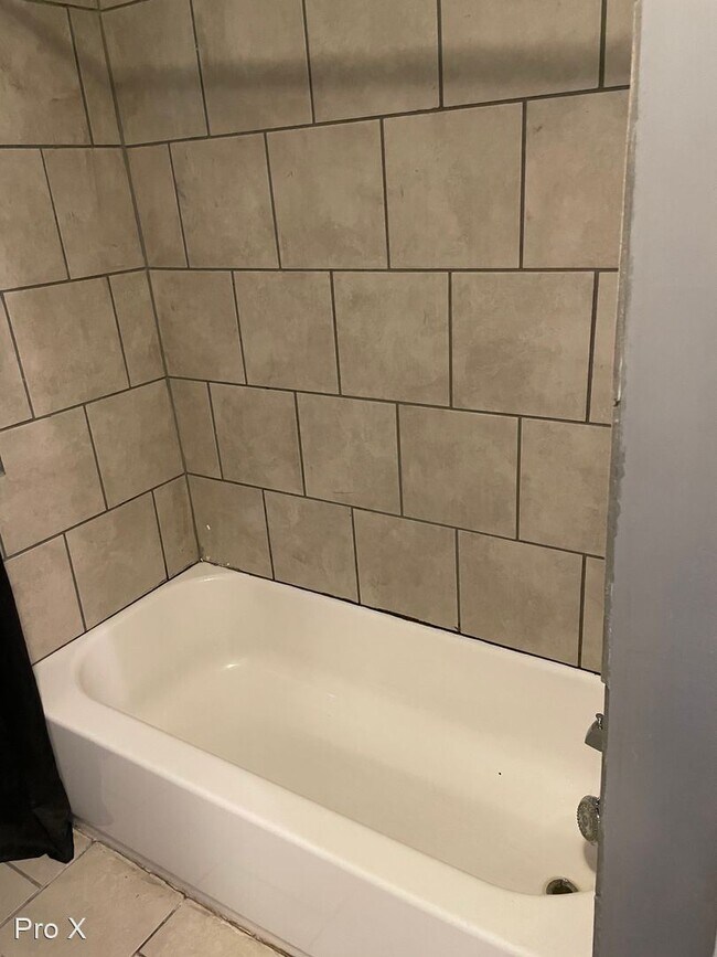 Foto del edificio - 4 br, 1 bath House - 501 E Washington