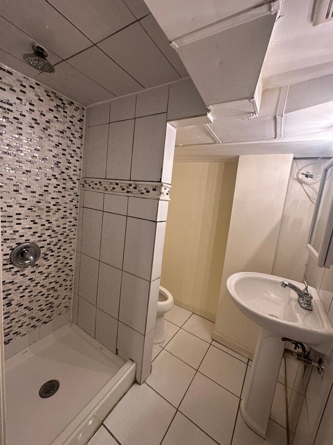 Building Photo - 2824 Edgecombe Cir S