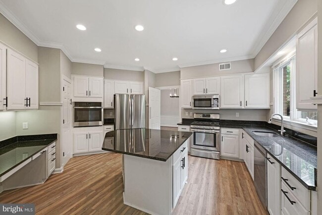 Building Photo - 5108 Warren Pl NW