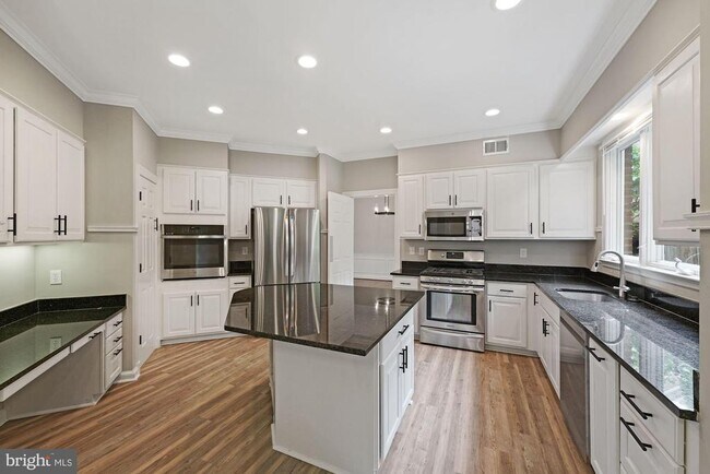 Foto del edificio - 5108 Warren Pl NW