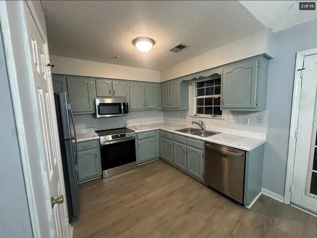 Foto del edificio - 4569 Columbia Woods Ln