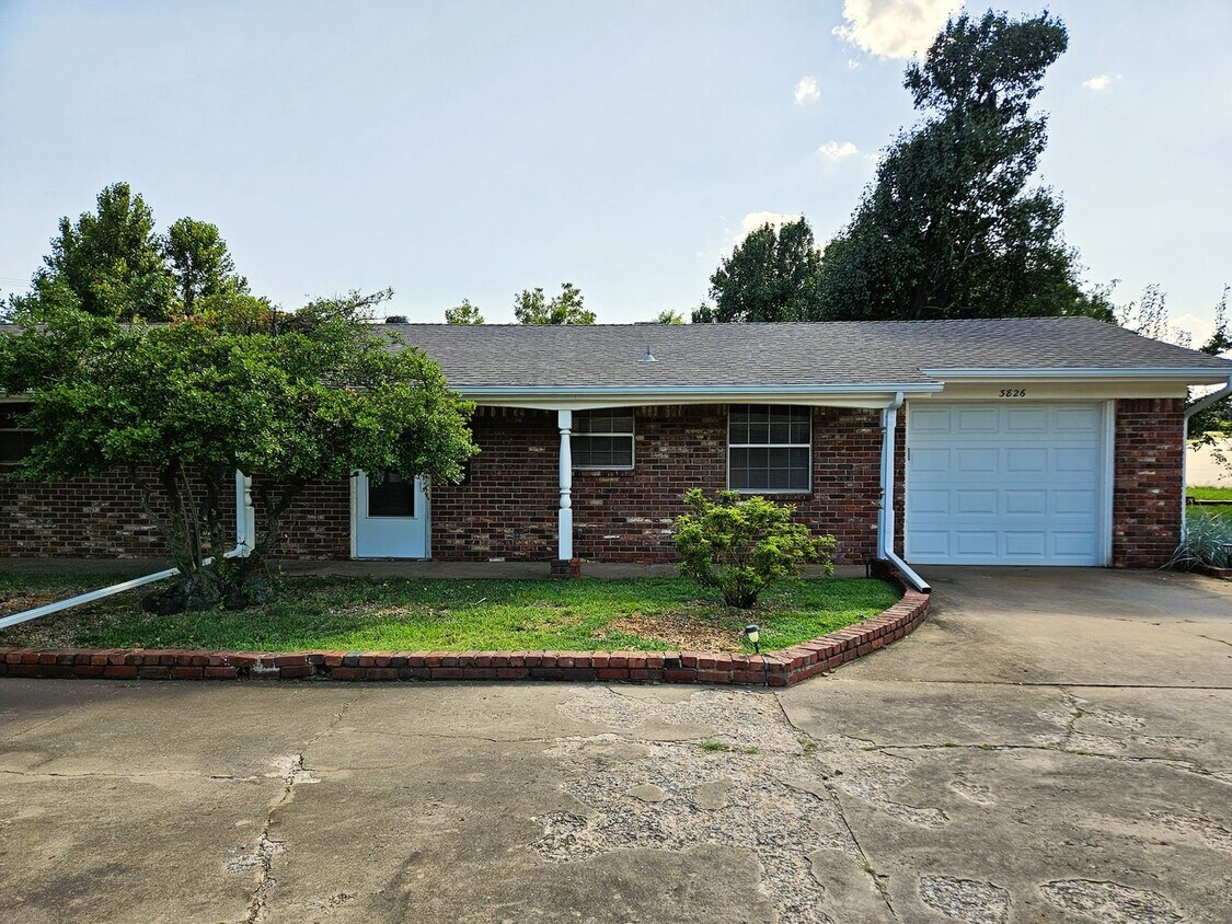 Foto principal - 3826 NW 64th St