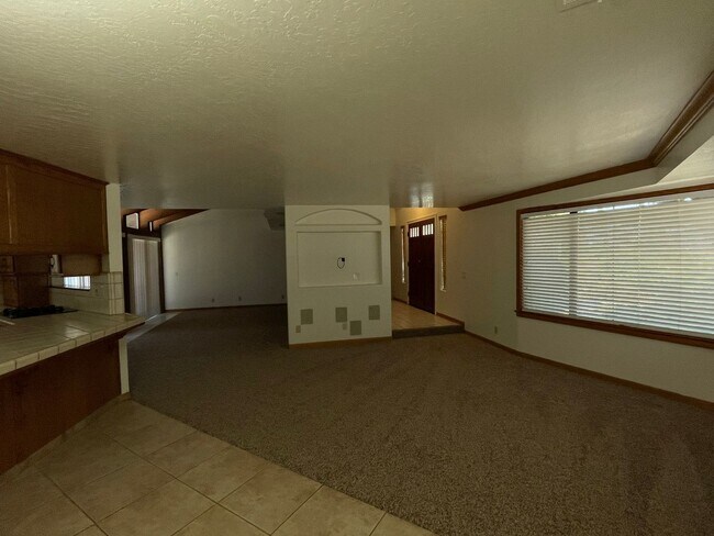 Building Photo - Spacious Two story home Available Soon in ...