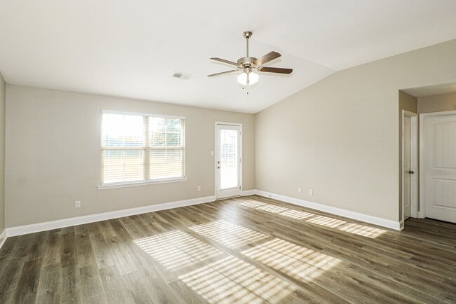 Building Photo - 7761 Brierfield Dr E