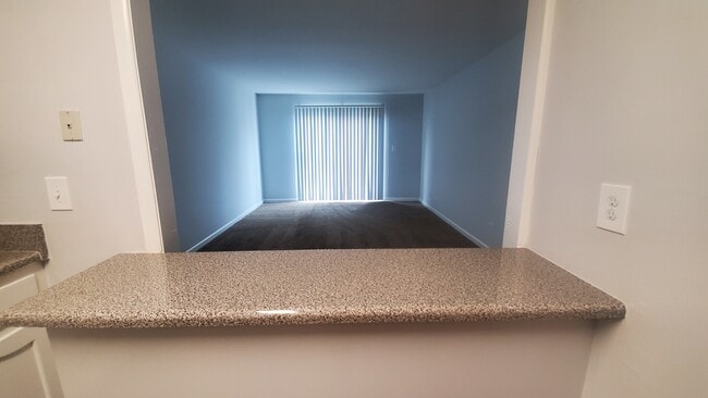 Building Photo - Royal Arms of Green Hills