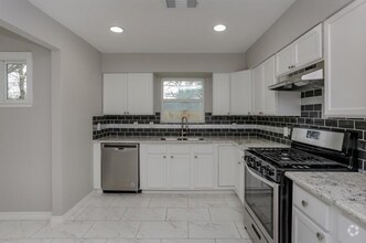 Building Photo - 5635 Belarbor St