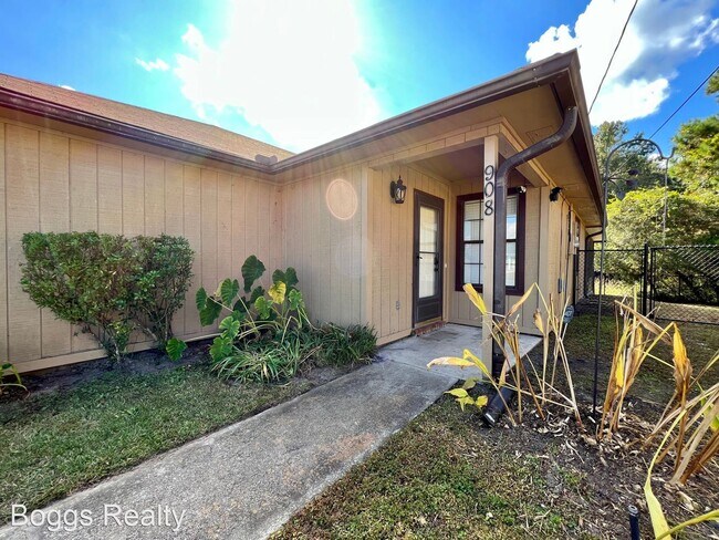 Foto del edificio - 4 br, 2 bath House - 908 Black Willow Dr.
