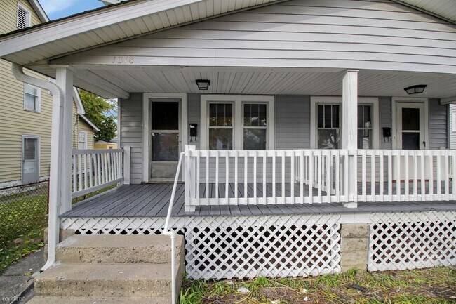 Foto del edificio - 3 br, 1 bath Duplex - 1318-1320 East 20th ...