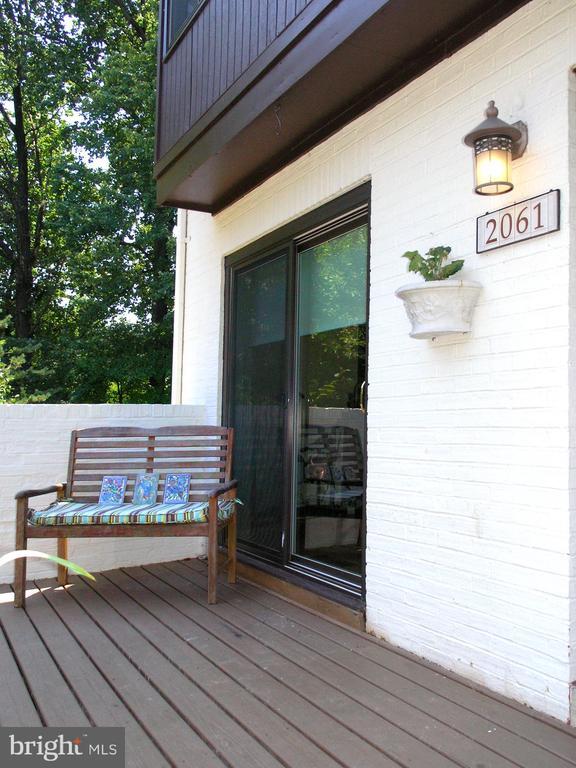 Building Photo - 2061 Golf Course Dr