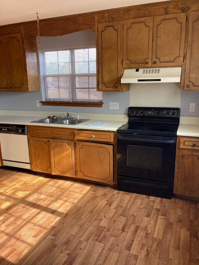 141 Country Village Ct Unit 141, Greenwood, SC 29649 Condo for Rent in Greenwood, SC