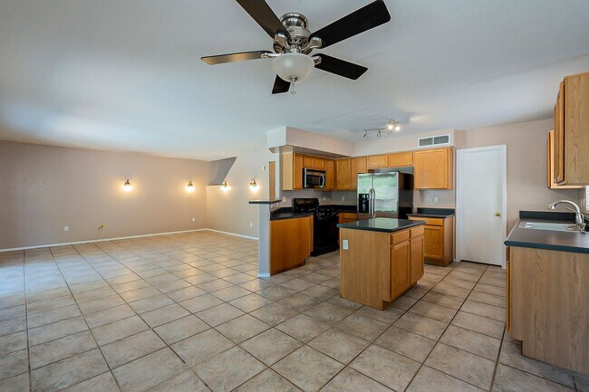 Foto del edificio - POOL! 3 Beds PLUS Den and HUGE Loft!