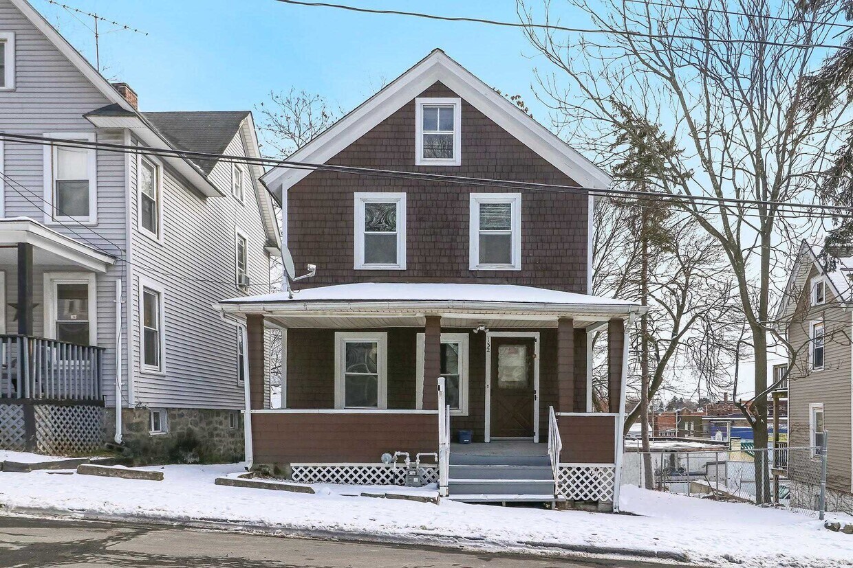 132 Linden Ave, Middletown, NY 10940 House Rental in Middletown, NY