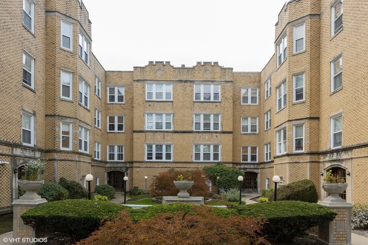 Primary Photo - 6316 N Richmond St