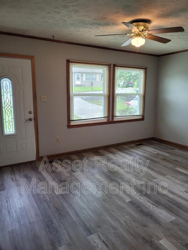 Building Photo - 3500 Duxbury Ln