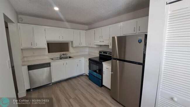 Foto del edificio - 8031 Southgate Blvd