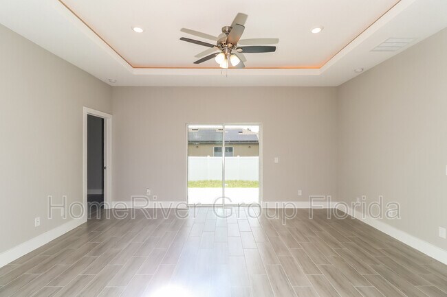 Foto del edificio - 334 Aster Ct