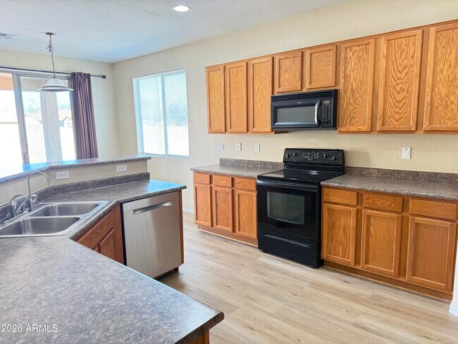 Building Photo - 15206 W Morning Glory St