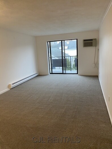 Building Photo - 25 Brooks Park