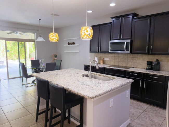 Foto del edificio - 14823 Golden Sunburst Ave