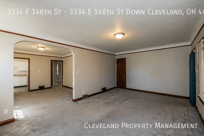 Building Photo - Charming Cleveland Duplex