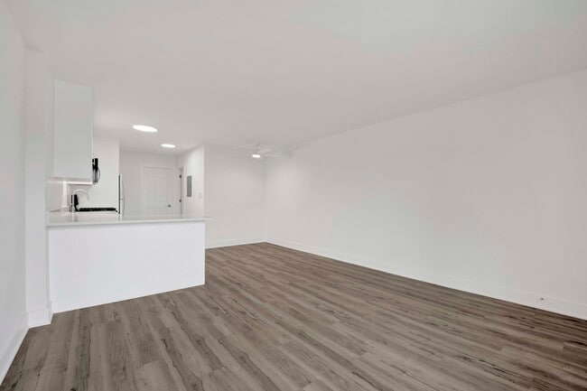 Foto del edificio - Chestnut Court Apartments