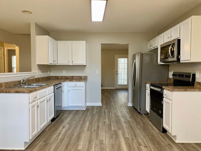 Building Photo - Freshly Updated One-Level Home near Pisgah...