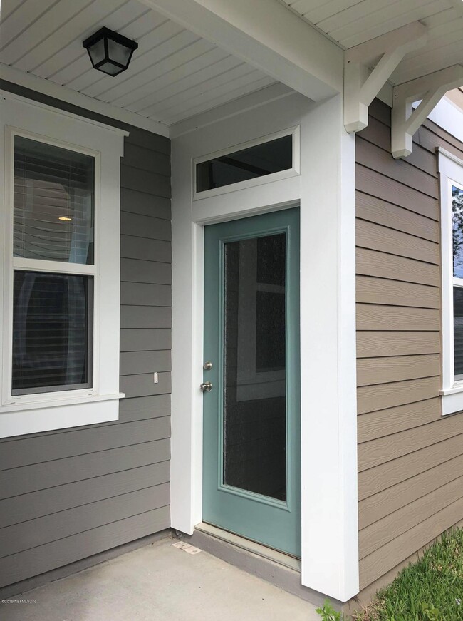 Building Photo - 147 Servia Dr