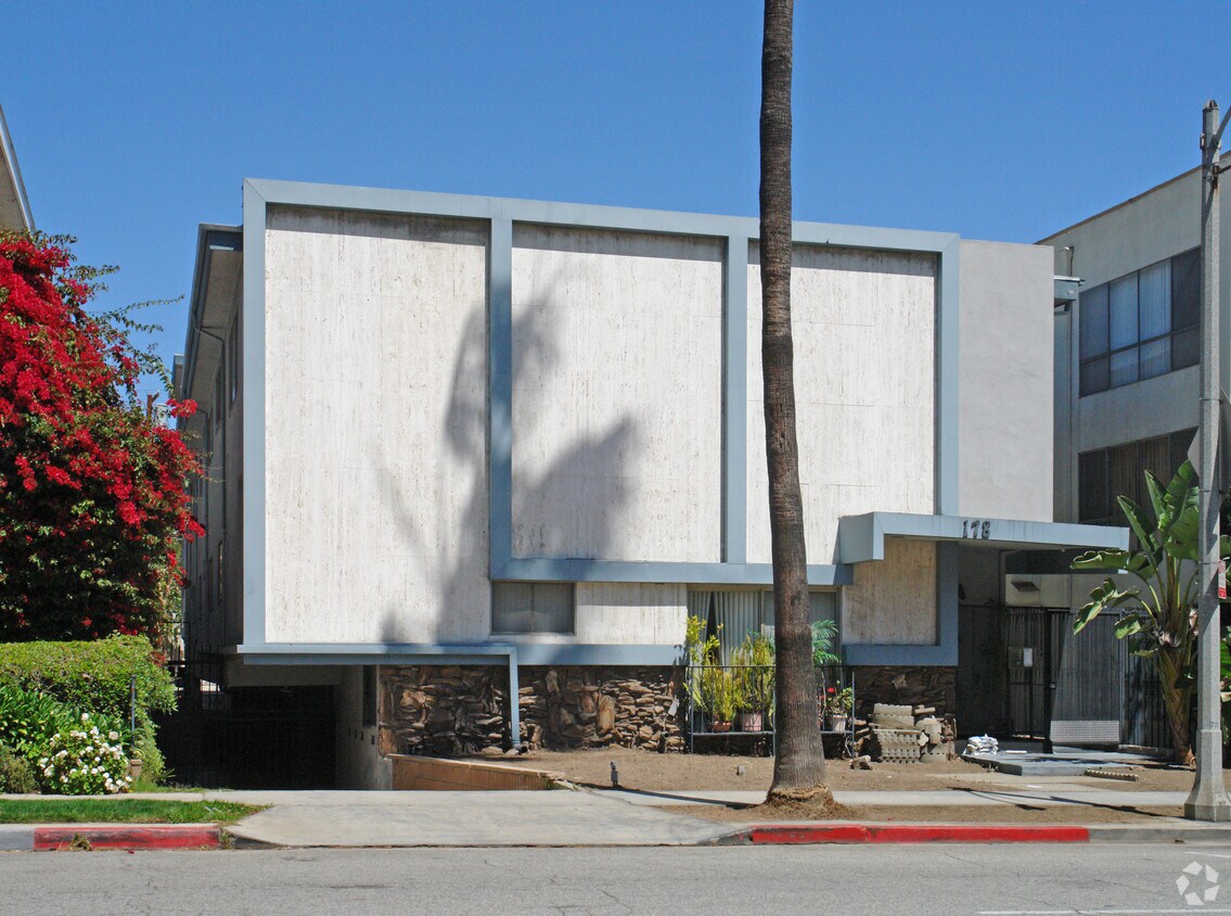 Primary Photo - 178 N Crescent Dr