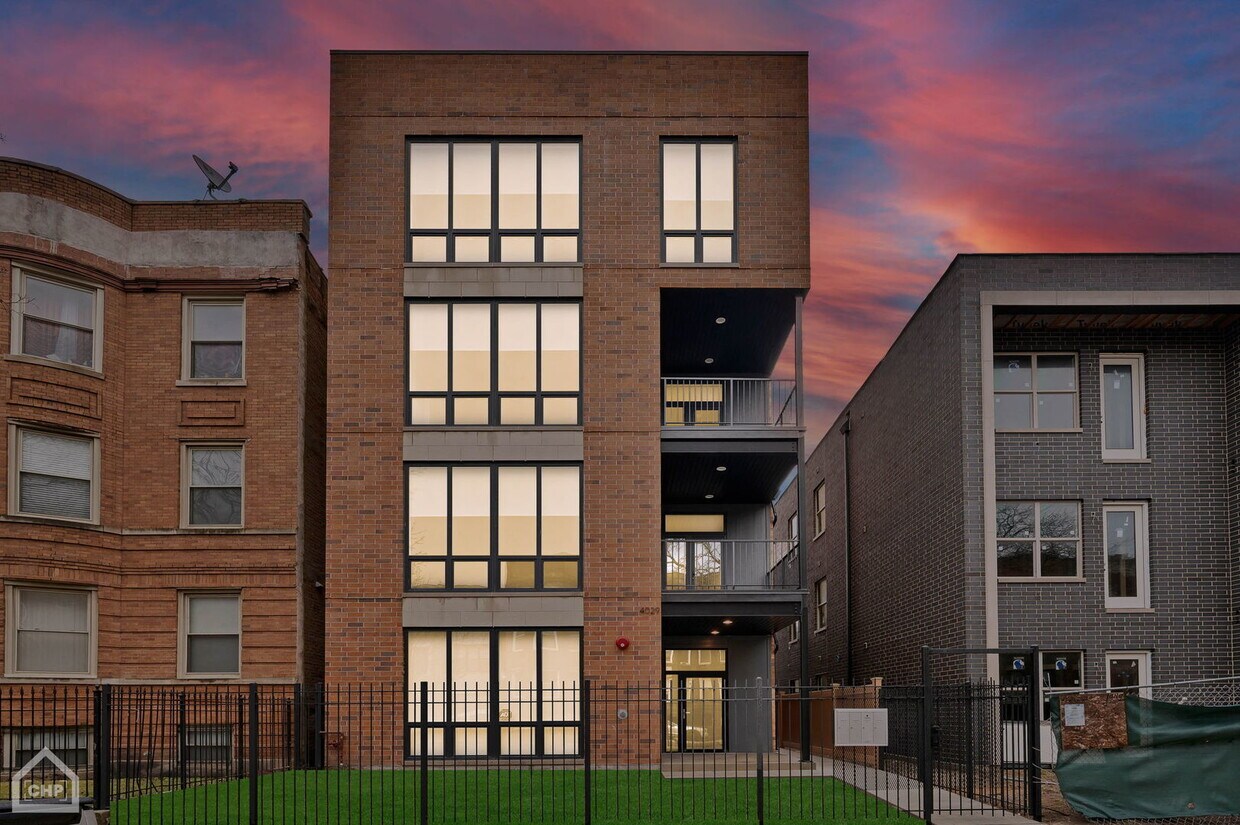 4029 S Calumet Ave Unit 3F, Chicago, IL 60653 Condo for Rent in