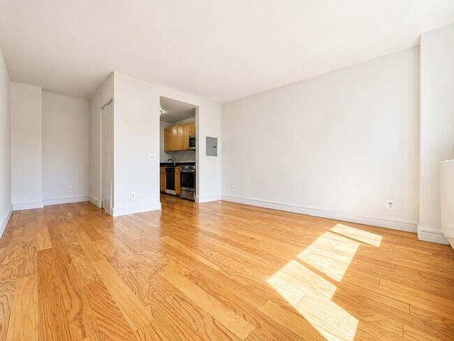 Foto del edificio - 323 W 96th St