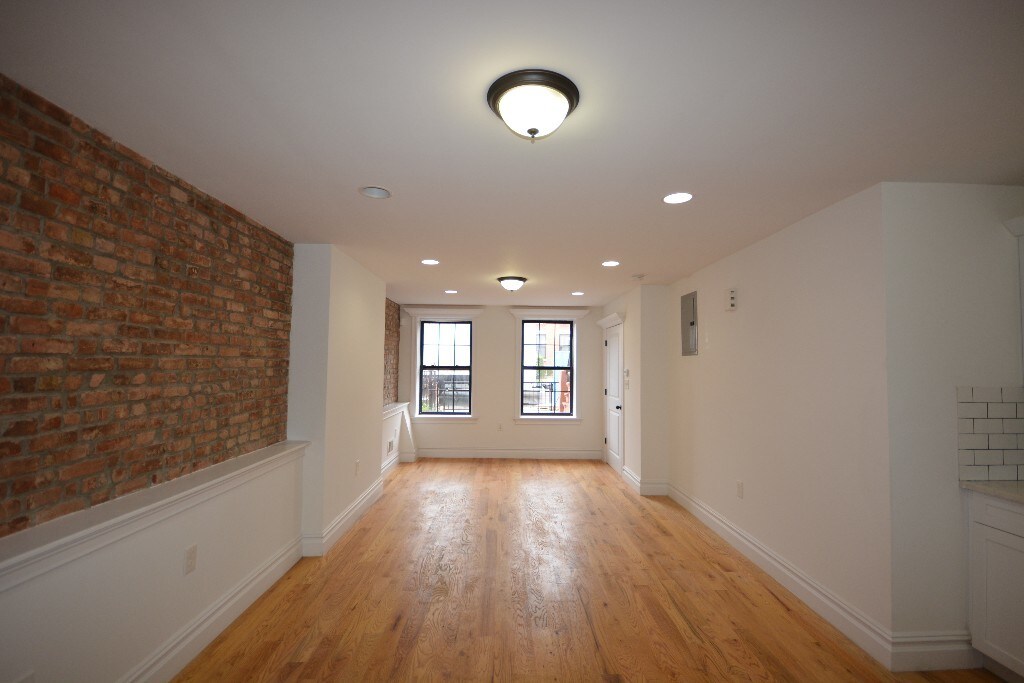 Foto principal - 696 Lexington Ave
