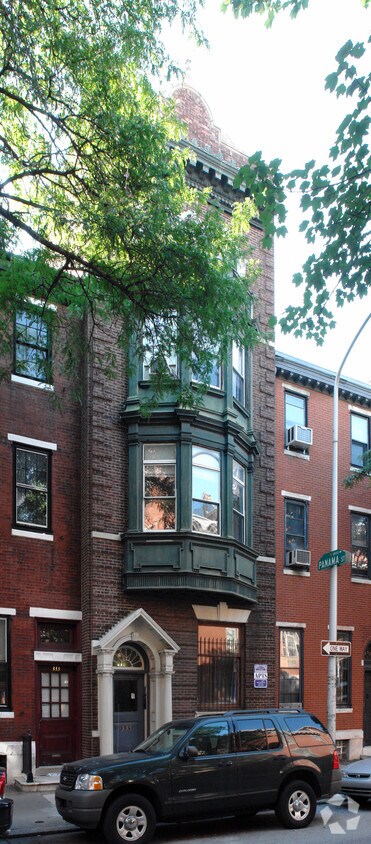 Building Photo - 335 S 18th St