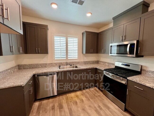 Building Photo - 1476 Descanso Ln