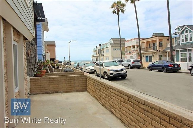 Building Photo - 114 31st St