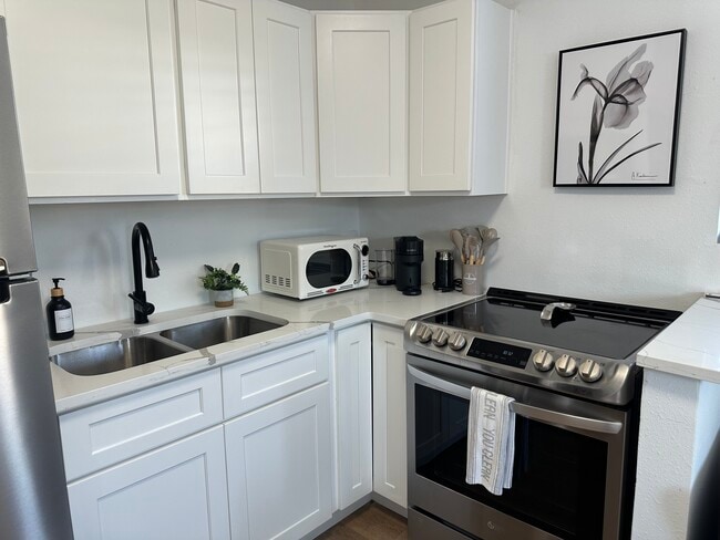 Foto del edificio - 115 Mist Flower Dr