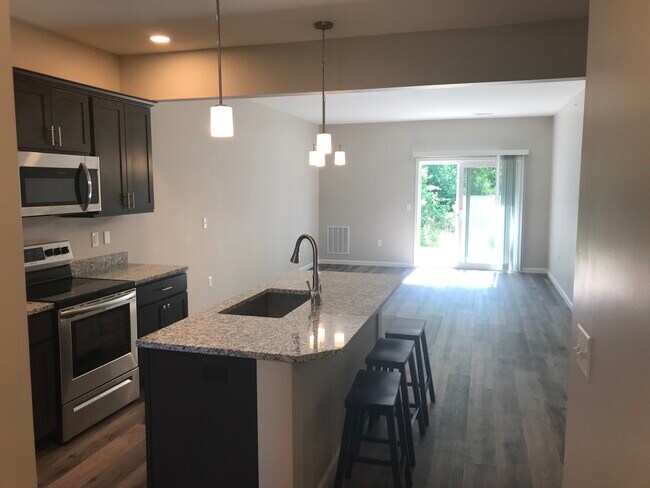 Building Photo - 2076 Community Ln