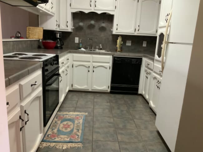 Building Photo - 7740 False River Dr