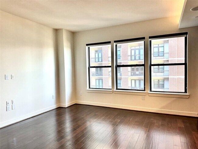 Foto del edificio - 2303 Mid Ln