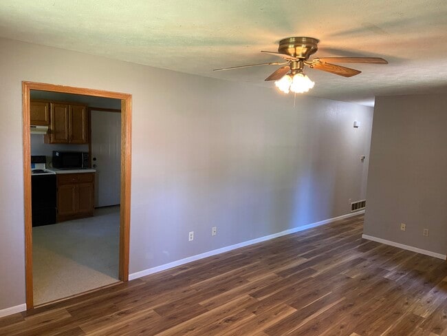 Building Photo - 730 N Juliette Ave