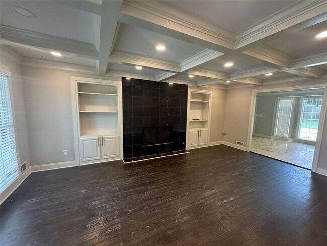 Building Photo - 6765 Lisa Ln
