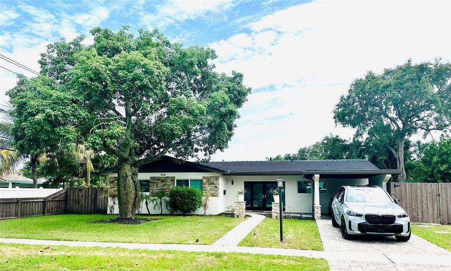 Primary Photo - 924 SW 11th St