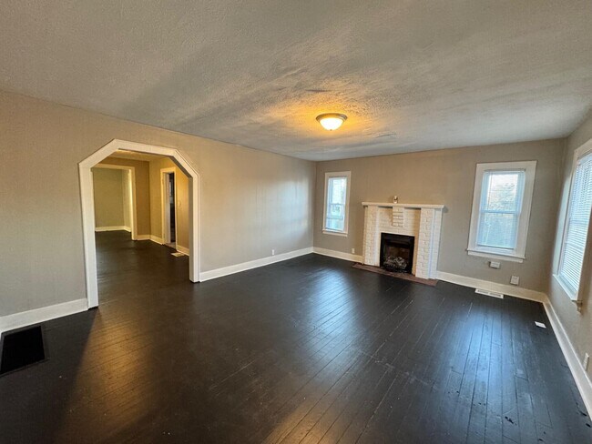 Building Photo - 211 Langford Ct