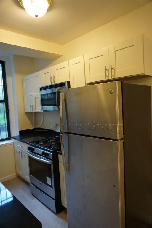 Primary Photo - 2444 28th St